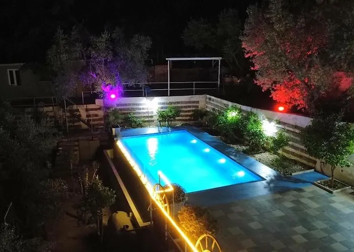 Sunny-hill Apartment